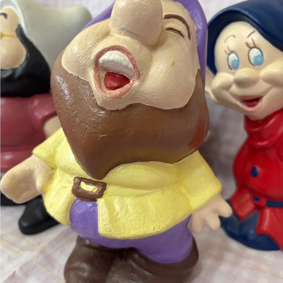 Vintage Ceramic Set of 5 Dwarves Disney Figurines Hand Painted - Picture 15 of 16